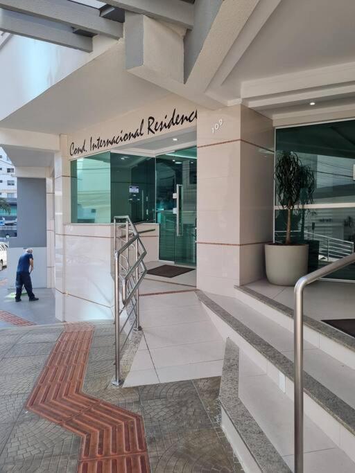 Piscina A Beira-Mar, Tranquilidade E Qualidade No Melhor De Bc Balneário Camboriú Exterior foto