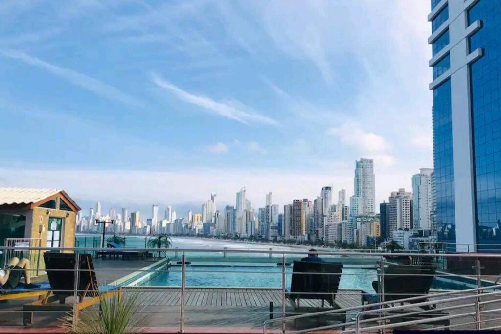 Piscina A Beira-Mar, Tranquilidade E Qualidade No Melhor De Bc Balneário Camboriú Exterior foto